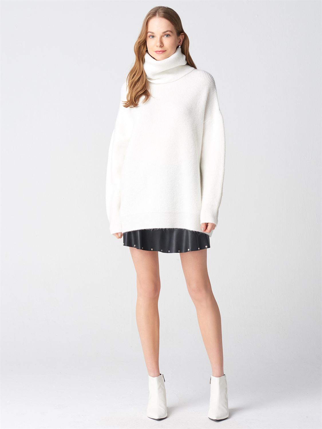 Oversized Turtleneck Knit