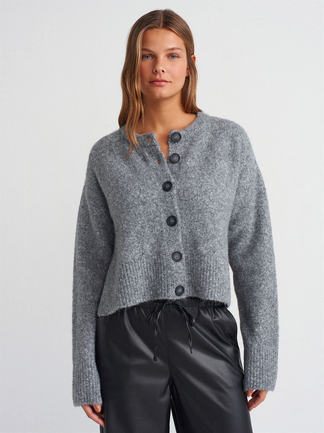 Cropped Button cardigan