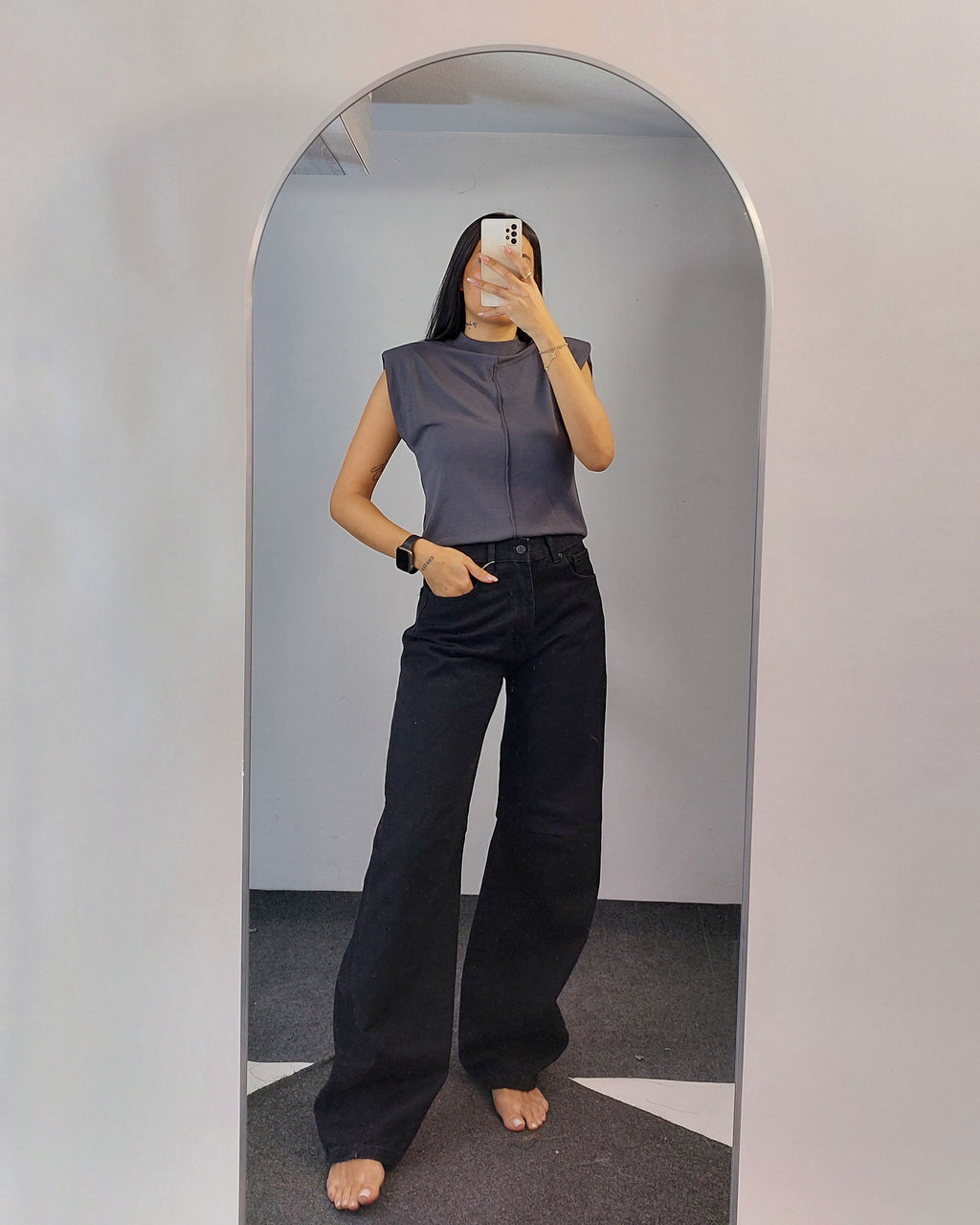 Mid-Rise Baggy Jeans