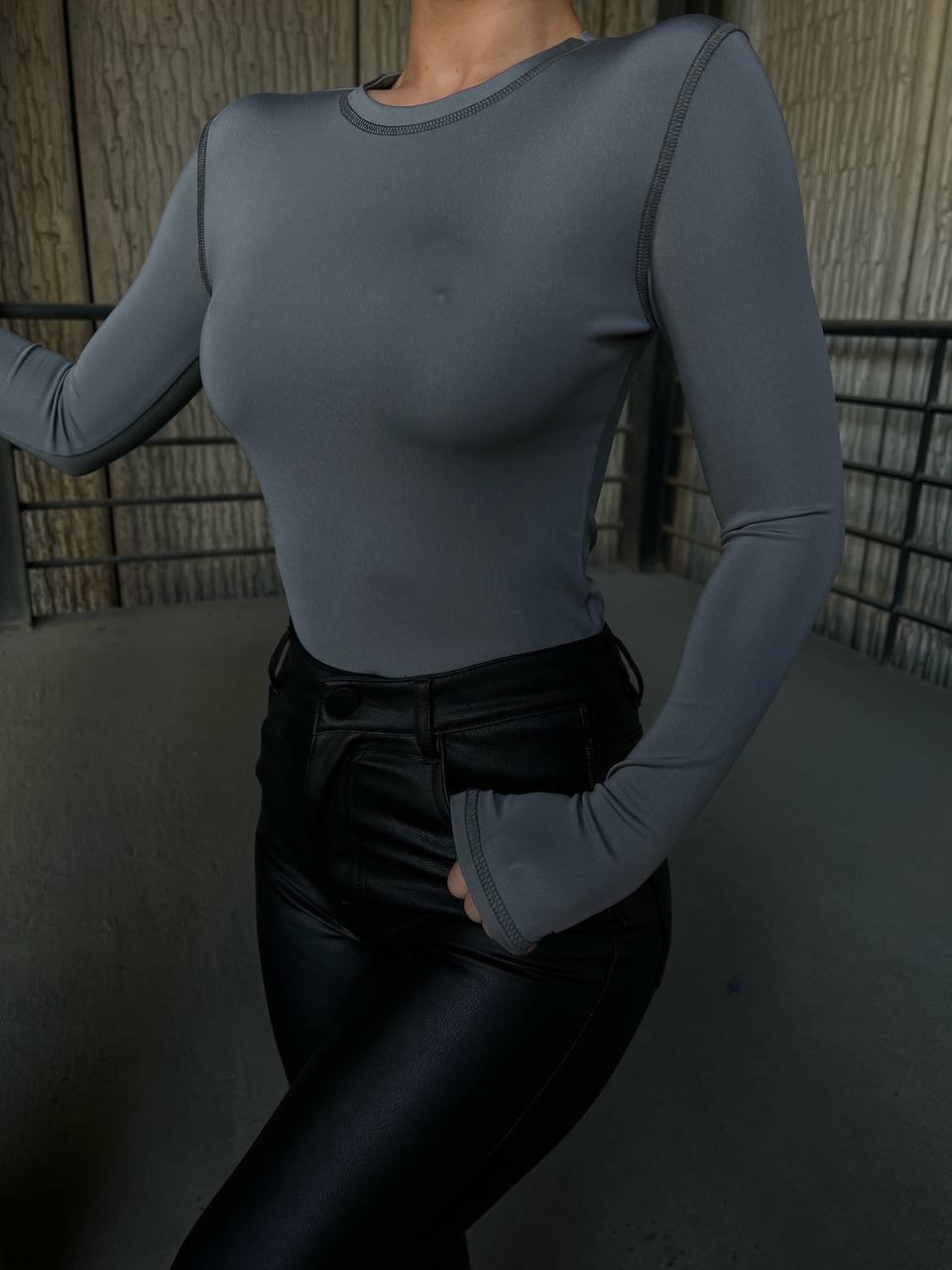 Fitted Long-Sleeve Basic