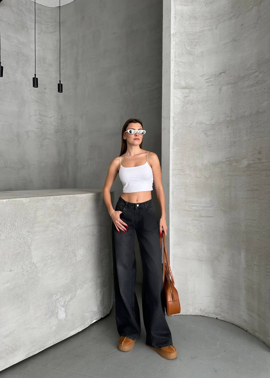 Low-Waist Baggy Jeans