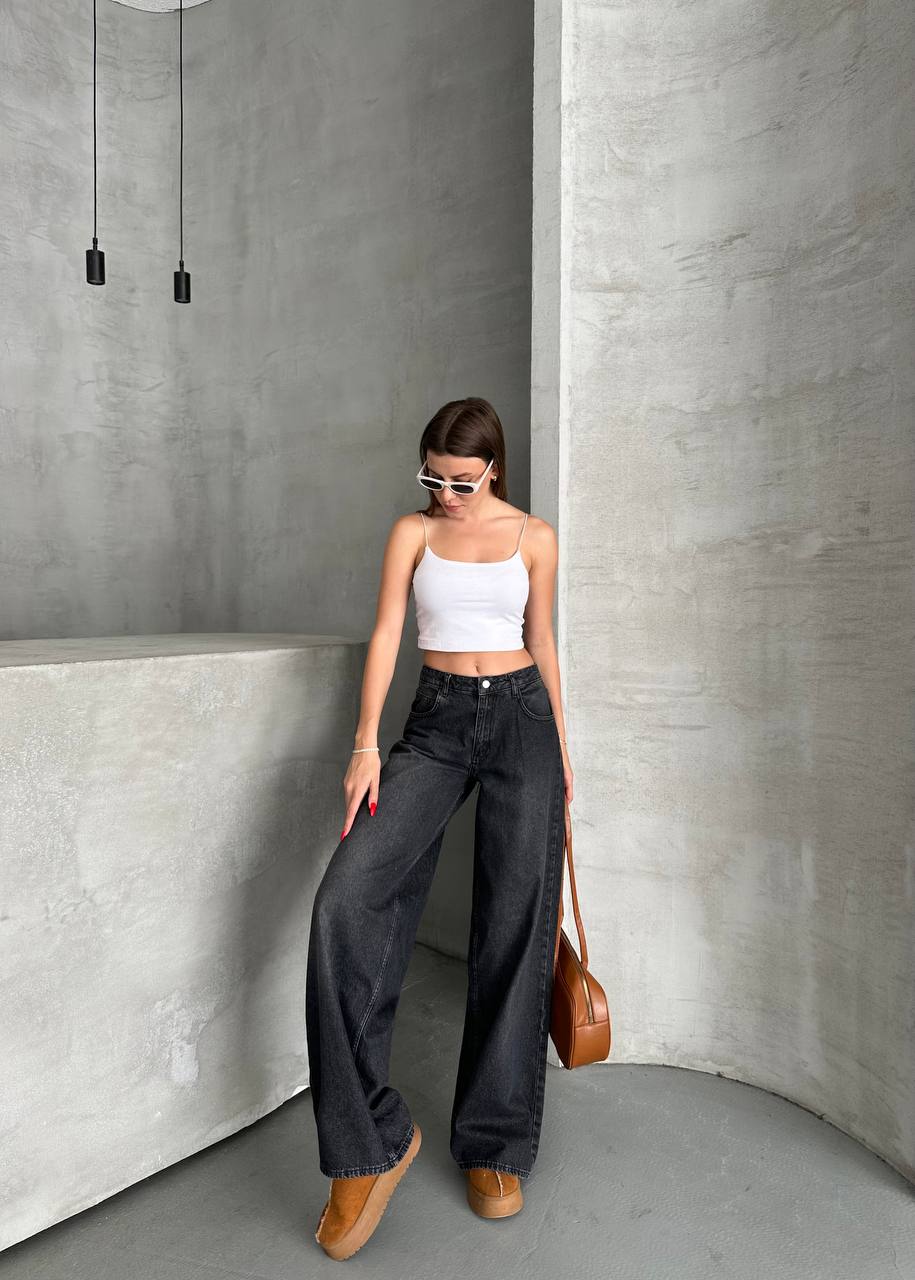 Low-Waist Baggy Jeans