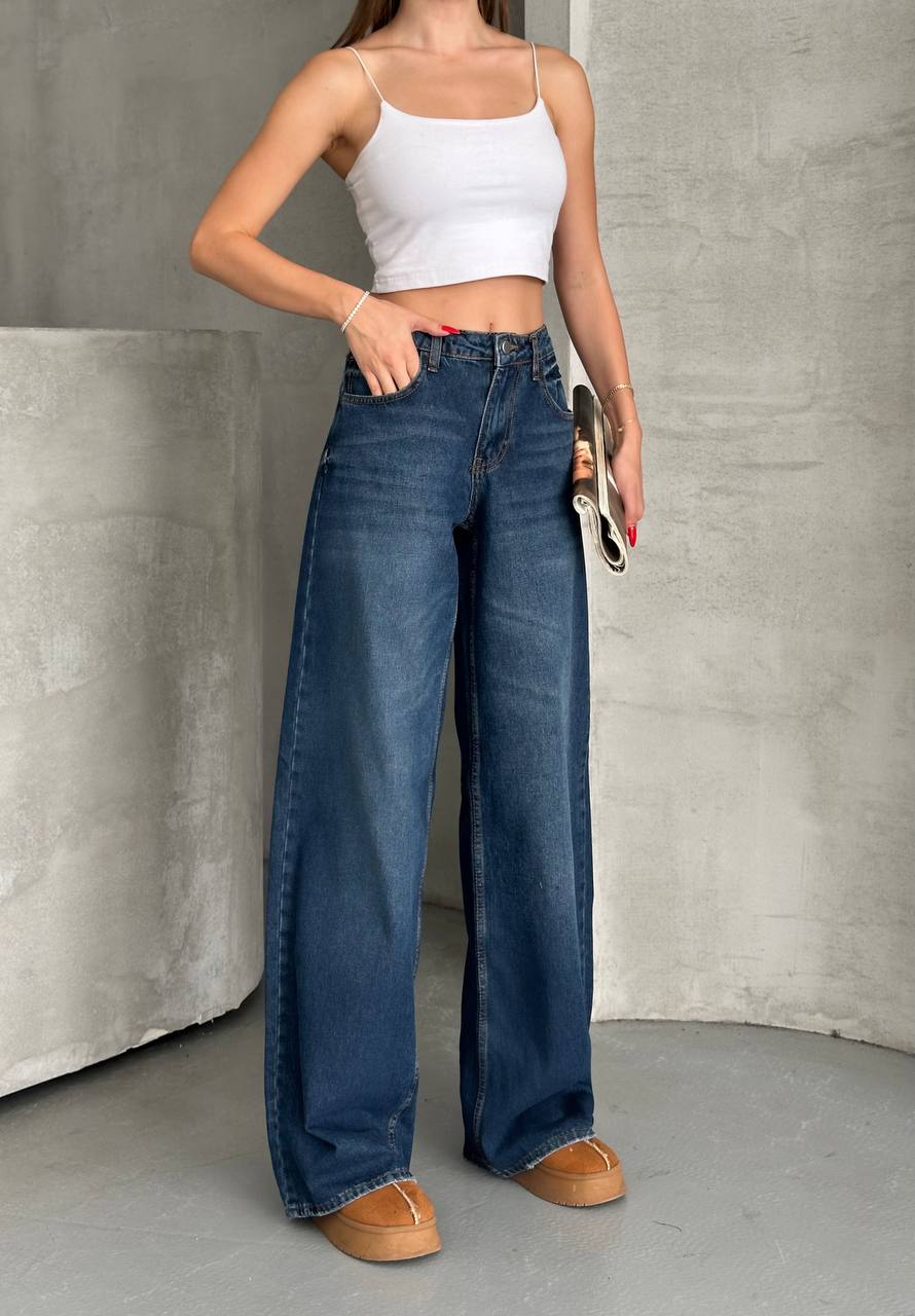 Low-Waist Baggy Jeans