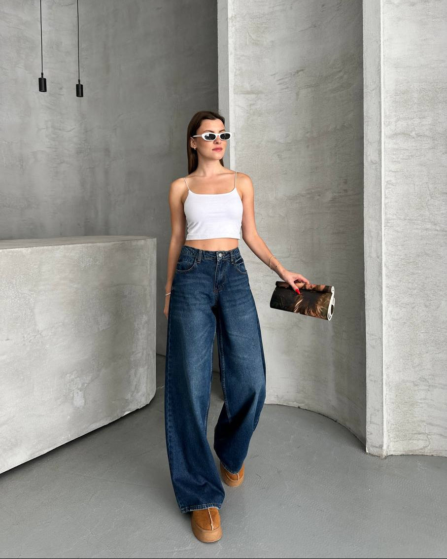 Low-Waist Baggy Jeans