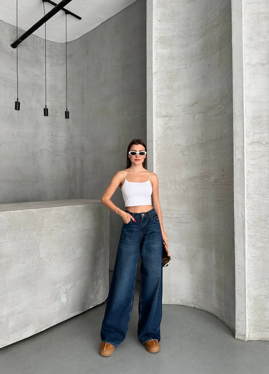 Low-Waist Baggy Jeans