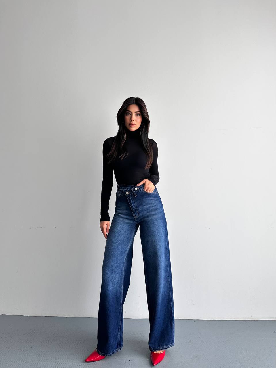 Cross-Waist Loose Jeans