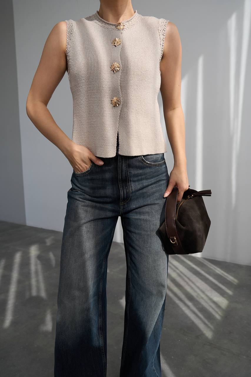 Buttoned Vest