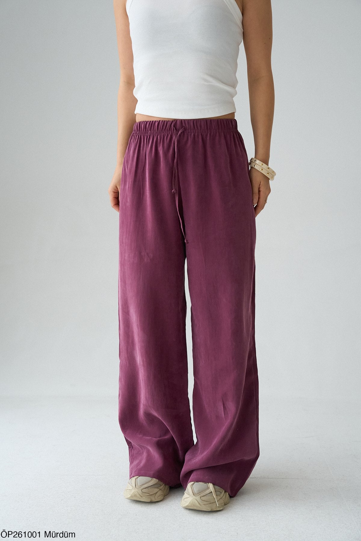 Relaxed Wide-leg Trouser