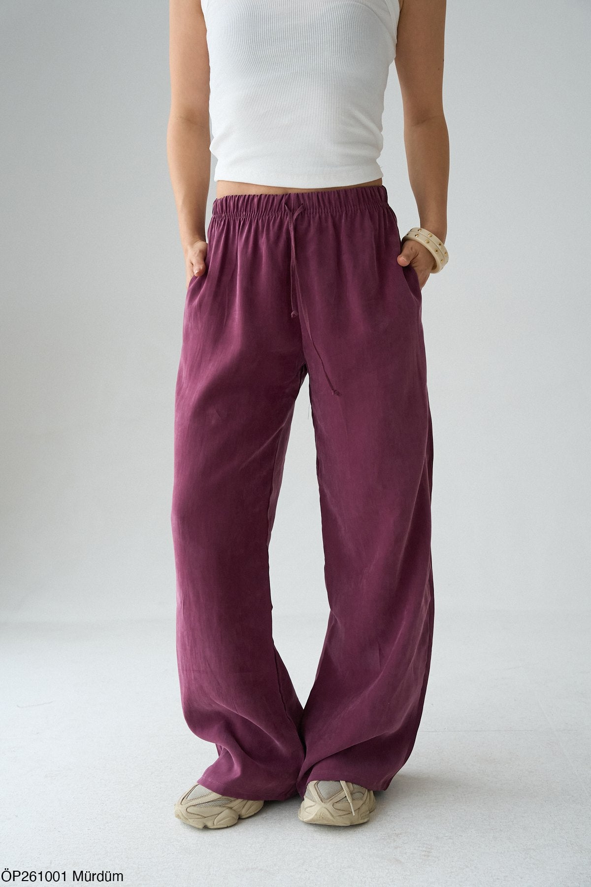 Relaxed Wide-leg Trouser