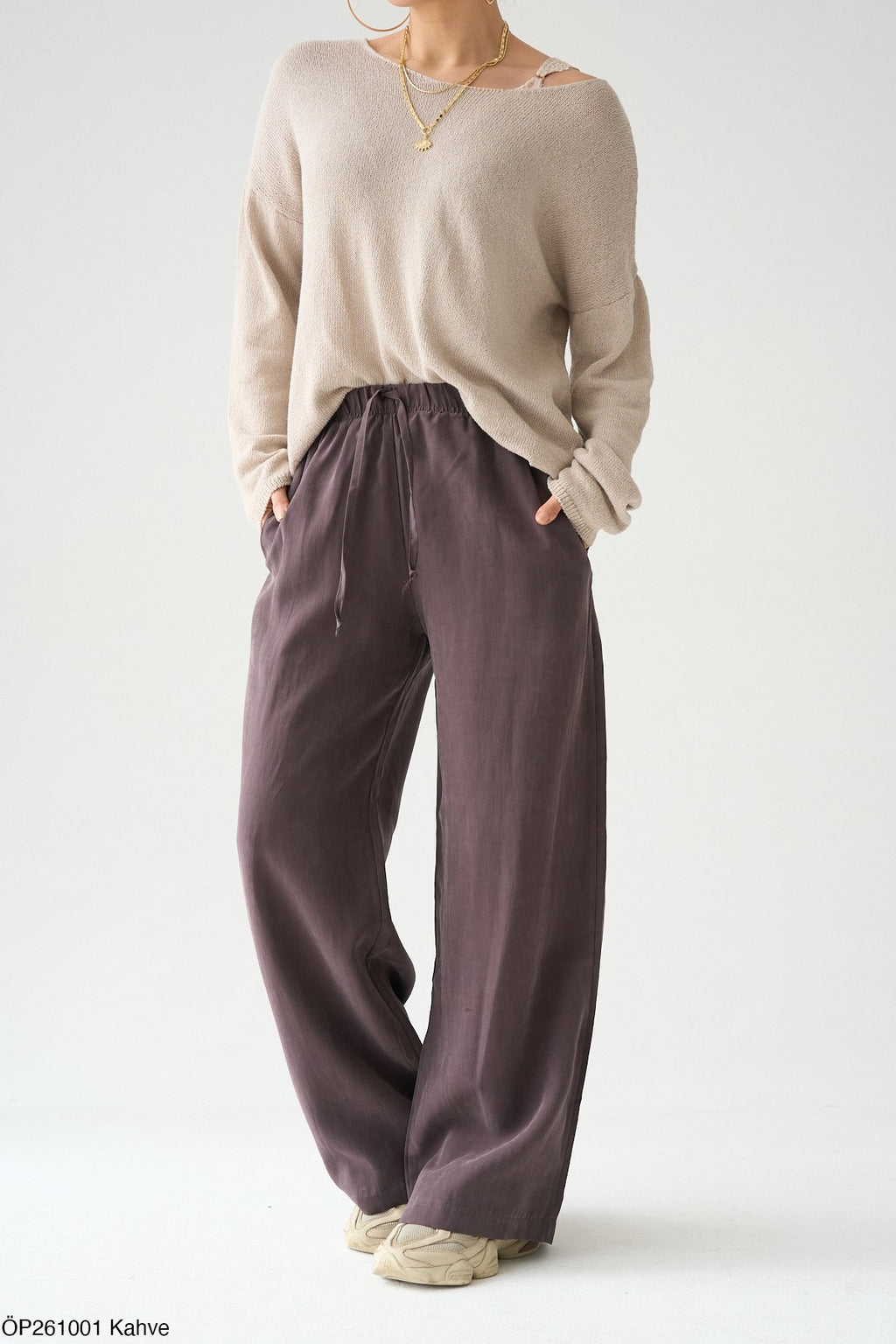 Relaxed Wide-leg Trouser