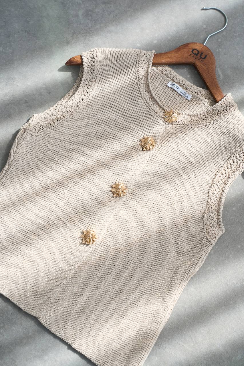 Buttoned Vest