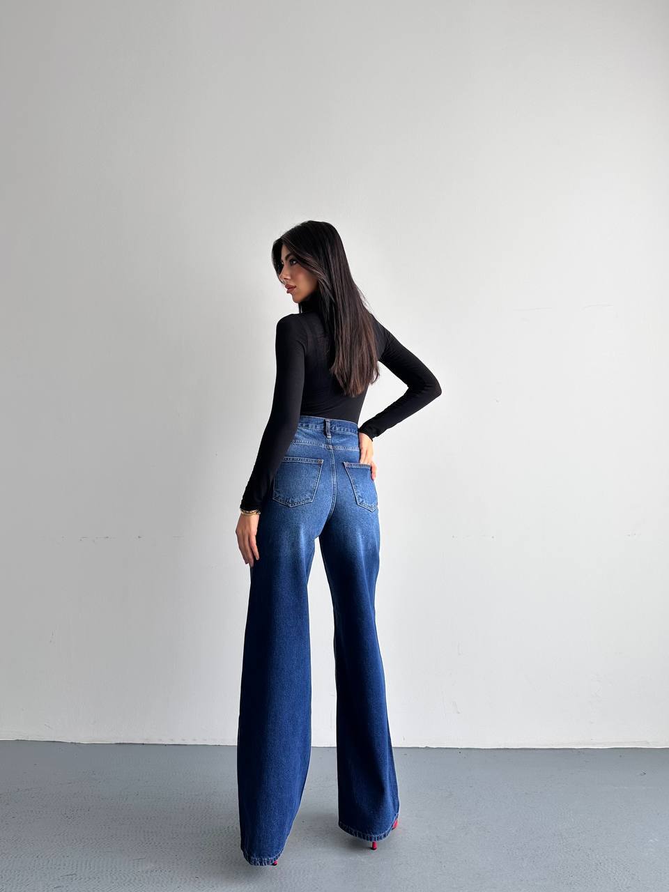 Cross-Waist Loose Jeans