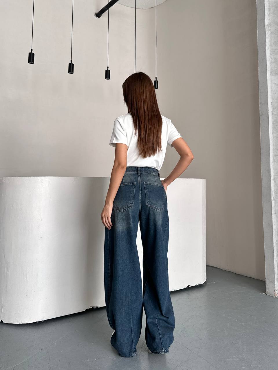 Mid-Rise Baggy Jeans