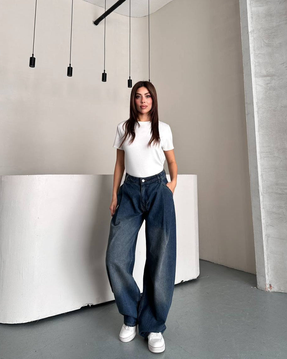Mid-Rise Baggy Jeans