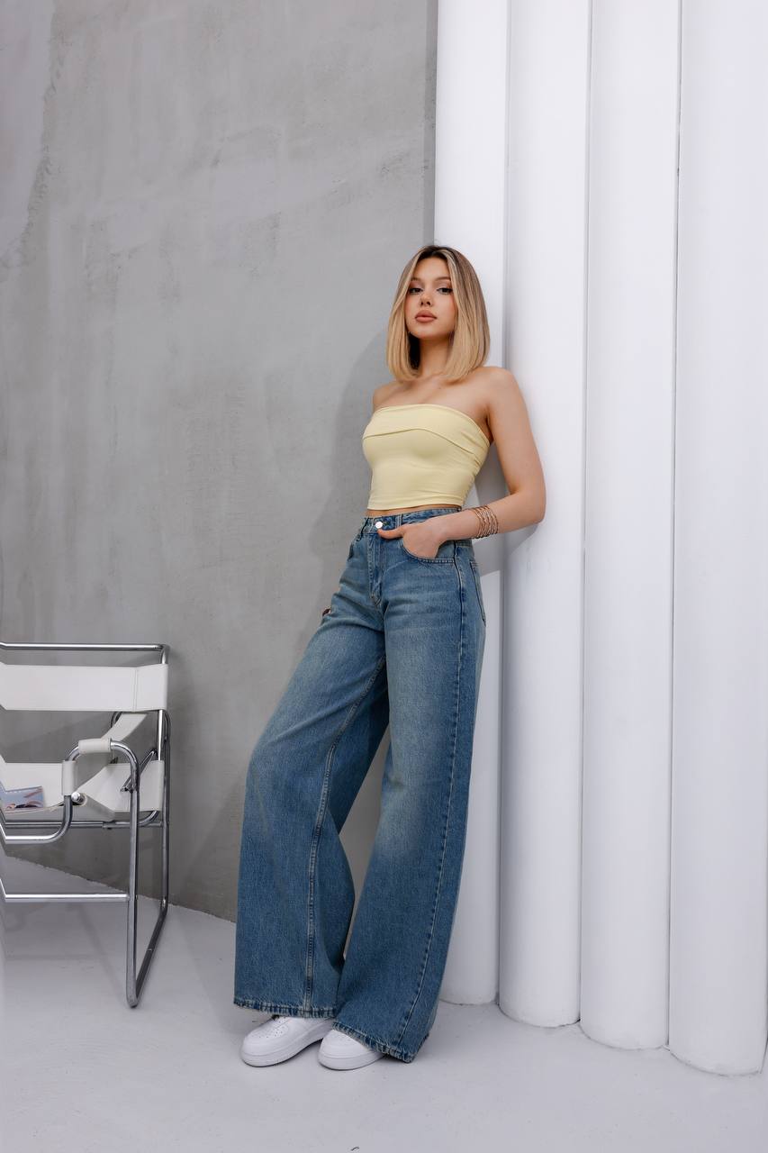 Mid-Rise Baggy Jeans
