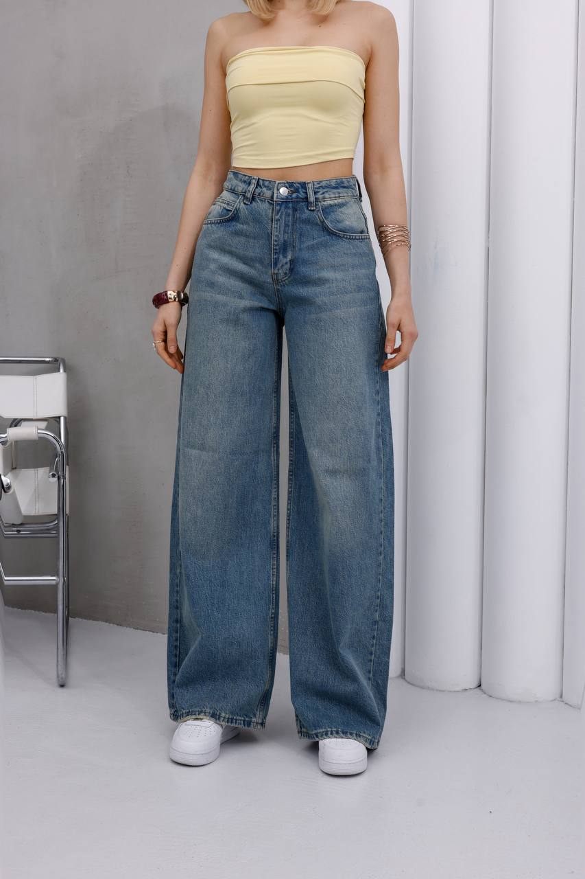 Mid-Rise Baggy Jeans
