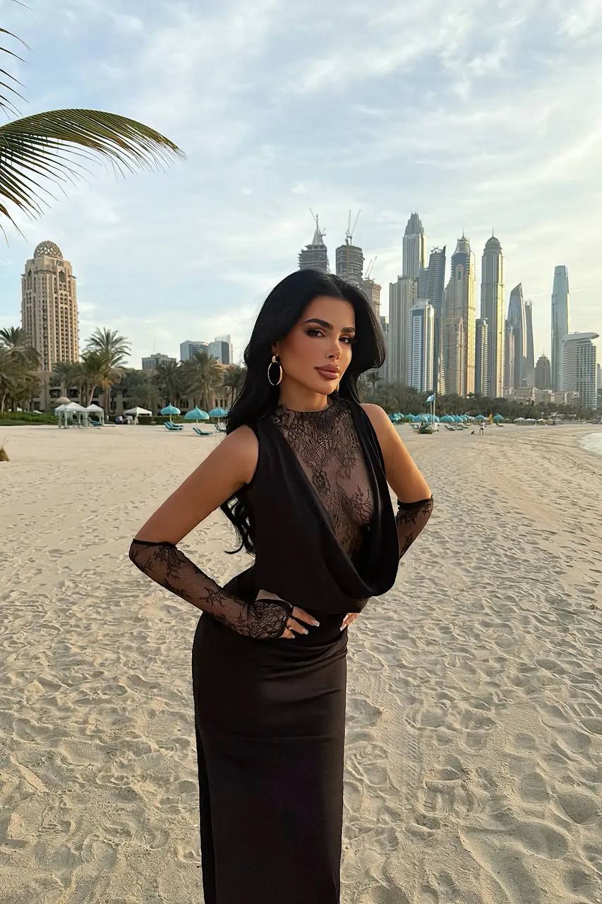 Dress With Lace Detail